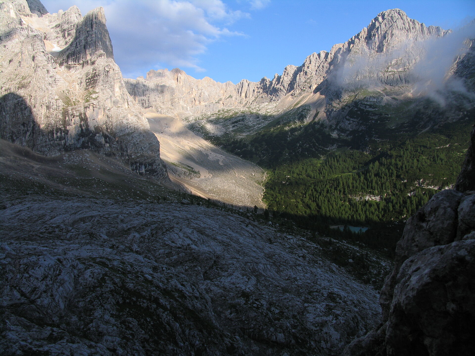 Blick zurück nach den ersten Metern im Vandelli Klettersteig.